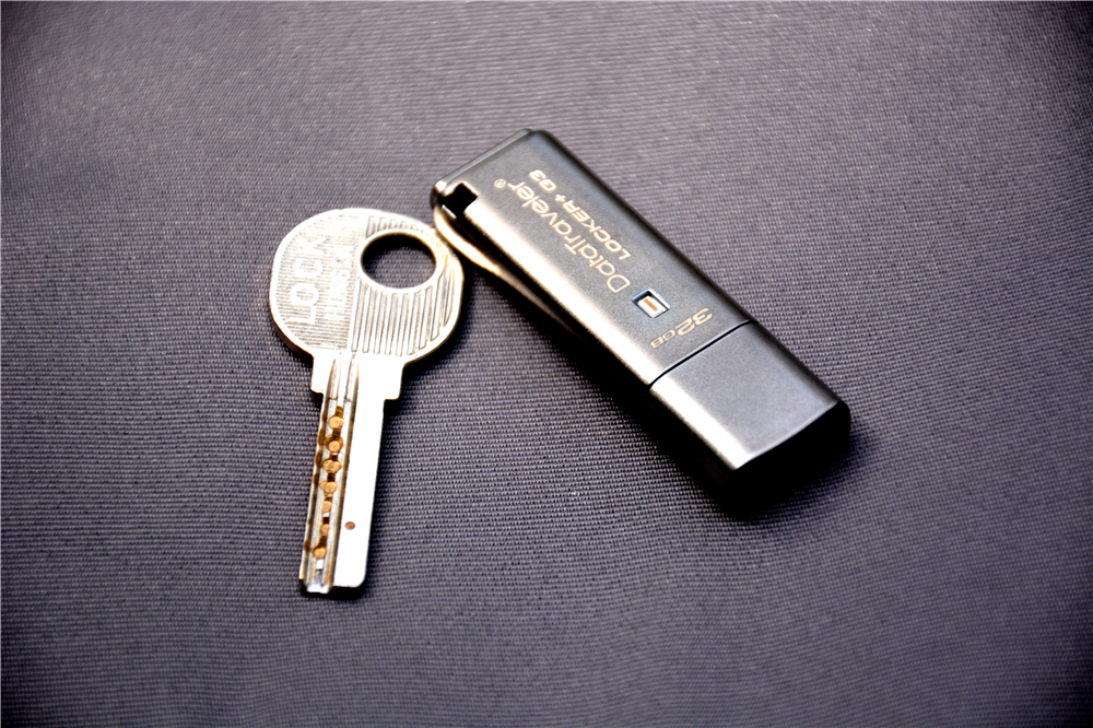 冠希哥用了都说好，金士顿256位AES硬件加密U盘详评