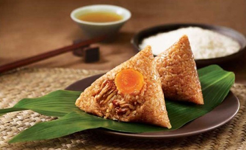 儿童吃粽子积食呕吐,小孩吃粽子肠胃堵塞