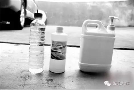 汽车车身顽固水渍水印怎么清除,车身顽固水渍去除液