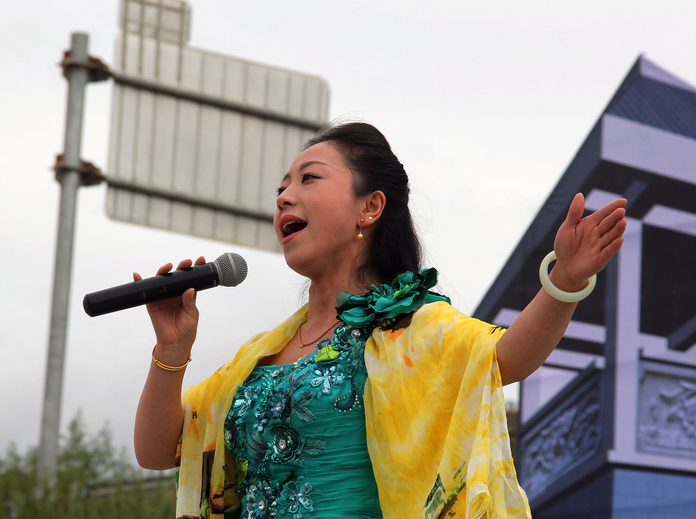 昔日丝绸路驼队阵阵显繁荣今朝OTO再起风云闹汉唐