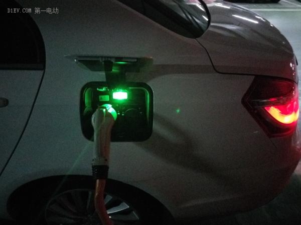 吉利帝豪ev怎么看续航,吉利帝豪ev续航显示为0还能跑多远