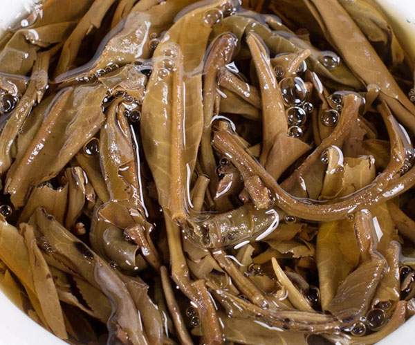 05班章古树青饼生茶357克,中茶班章古树青饼2005