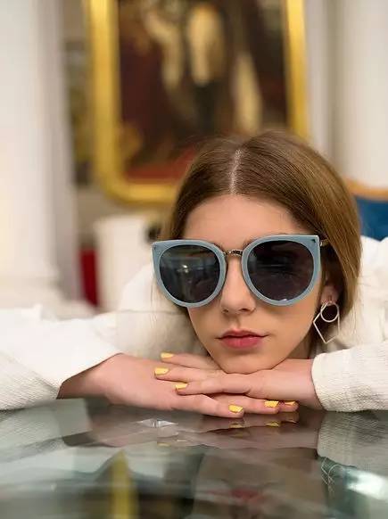 造吗？你和爱豆的距离，只差一副太阳镜~