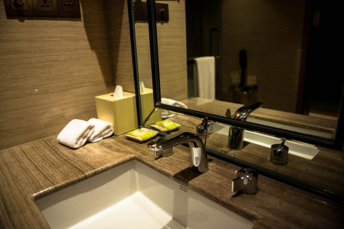 杞诲鏃呰,杞诲鍑鸿