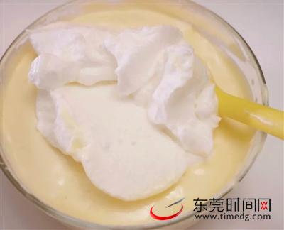 小朋友第一次做肉松小贝,自制肉松小贝好吃到飞起