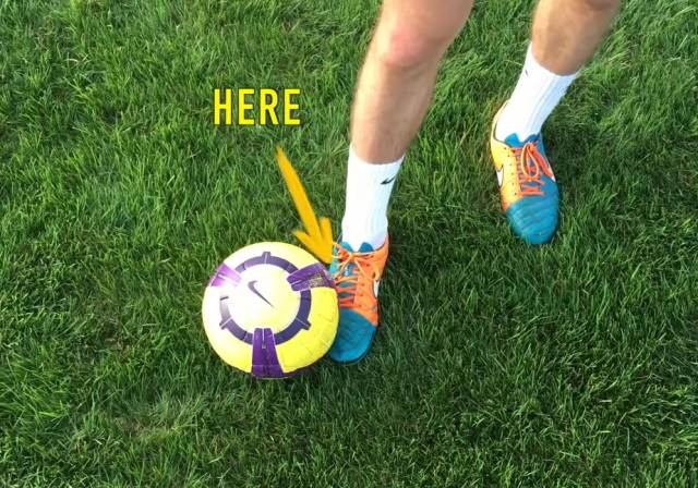 逆天外脚背传球,德布劳内手术刀传球外脚背