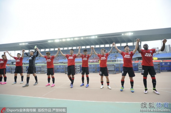 国内球员破荒辽足主场首胜力帆吞11轮不胜苦果