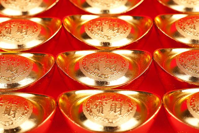 这三个生肖出生越贫苦日后越富足,这三大生肖赚钱能力强天生土豪