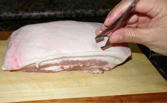 怎么做广式脆皮烧肉,广式脆皮烧肉步骤