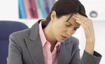 40岁女人脱发掉发严重是什么原因,女人经常掉发脱发是什么原因