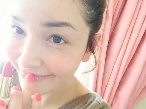 如何画出水嫩的裸妆,日本女星裸妆艺术照