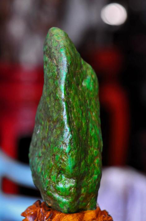 翡翠高货原石欣赏,高货帝王绿翡翠原石欣赏