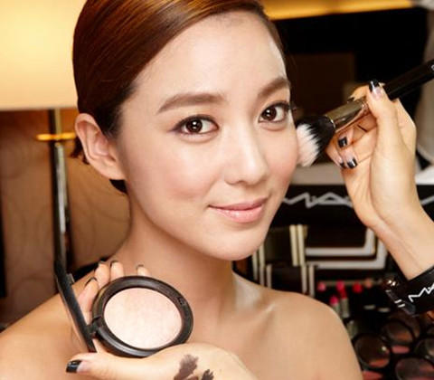 粉饼千万别用错了！你必须知道的粉饼6种用法！