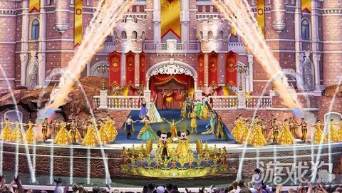 上海迪士尼夏日缤纷秀,开心畅玩上海迪士尼