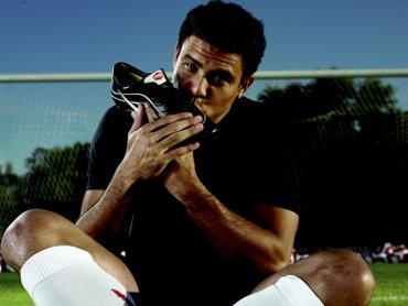 耐克足球鞋刺客纪念款解析,耐克足球鞋刺客进化史