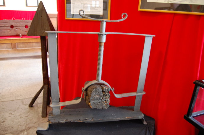 在古代最残忍的十大刑具,明朝时有哪些血腥刑具