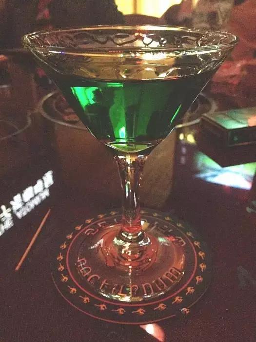 欧洲杯酒馆,欧洲杯酒吧看球视频