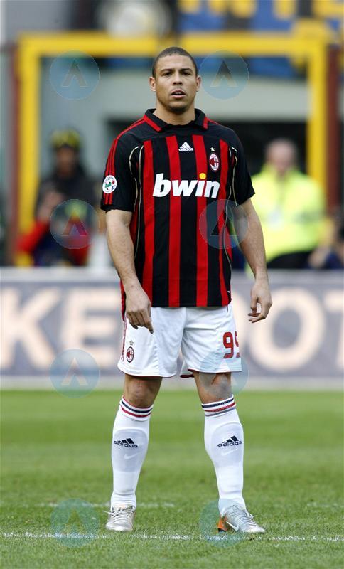 耐克足球鞋刺客纪念款解析,耐克足球鞋刺客进化史