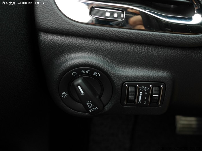 菲亚特致悦2014款拉花,致悦白色款改装