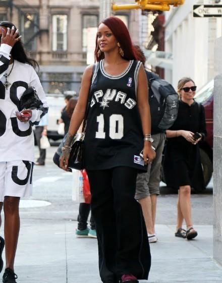 欧洲杯赛事正酣,欧洲杯怎么知道本场穿什么色球衣