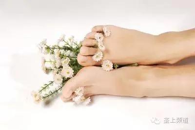 男子去洗浴中心染上疾病,男子去洗脚感染脚气