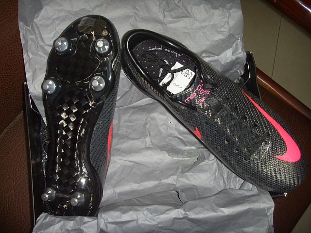 足球鞋nike传奇系列,耐克刺客cr7足球鞋推荐