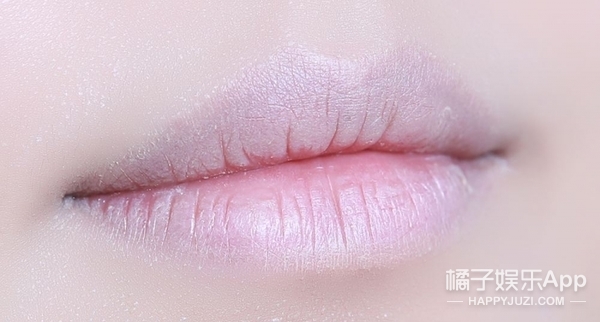 显唇纹和不显唇纹,减少唇纹的有效方法