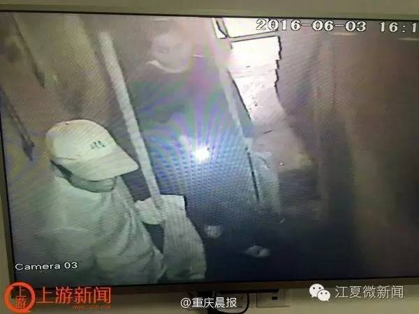 女子被塞进后备箱后续,女子遭男子强塞后备箱