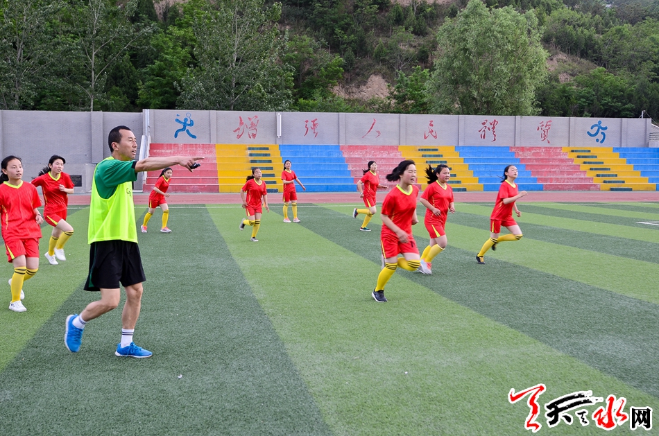 铿锵小玫瑰！麦积首支农村女子足球队真不简单