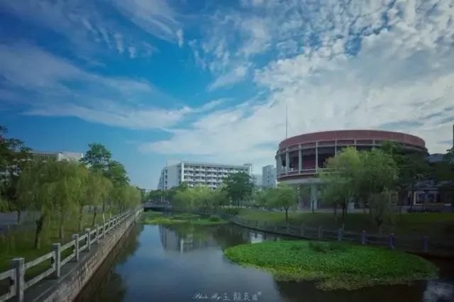 高校震撼美景,华东理工大学有什么好看的