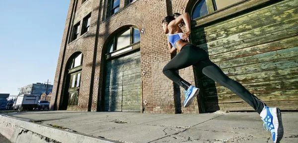 为什么跑步小腿酸痛怎么治疗,跑步哪些行为会造成小腿肌肉疼痛