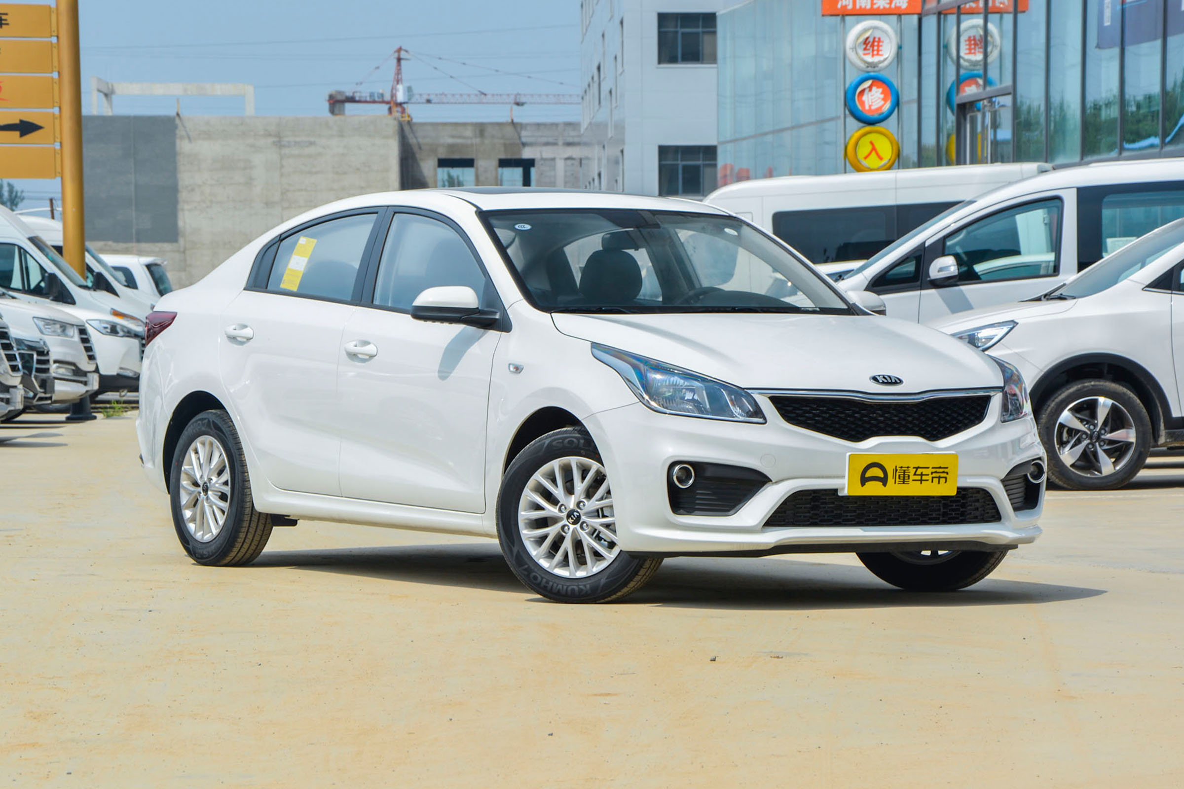 起亚k2顶配功能,二手车起亚k2买多少配置