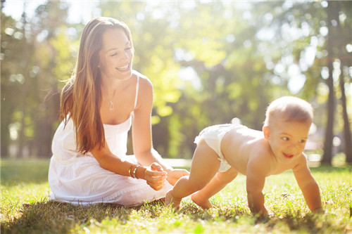 咋样帮宝宝洗澡,帮婴儿洗澡教程