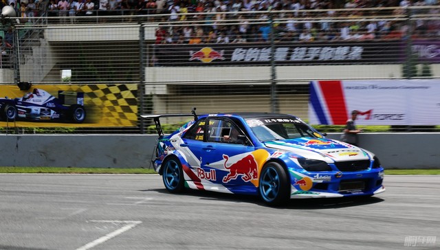 周末别宅啦快来看泛珠赛车节第一天的精彩花絮