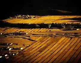 走进古村落寻找童年的记忆,到古老的小山村采风