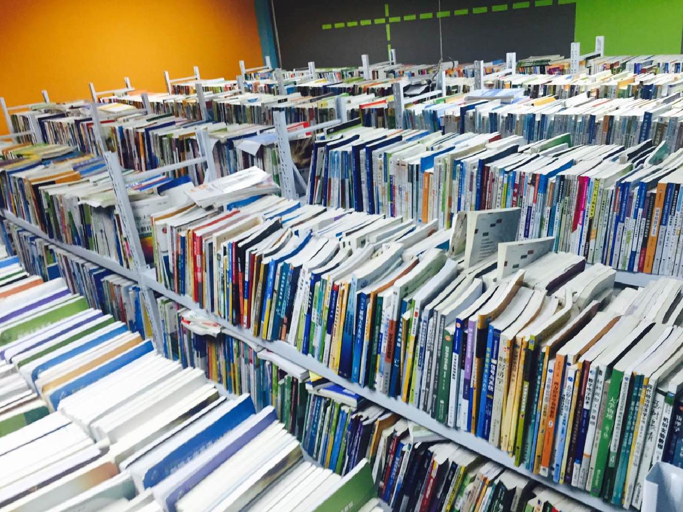 半年融资2轮他免费把二手教材送到学生寝室书里夹带商家书签广告日均3000单