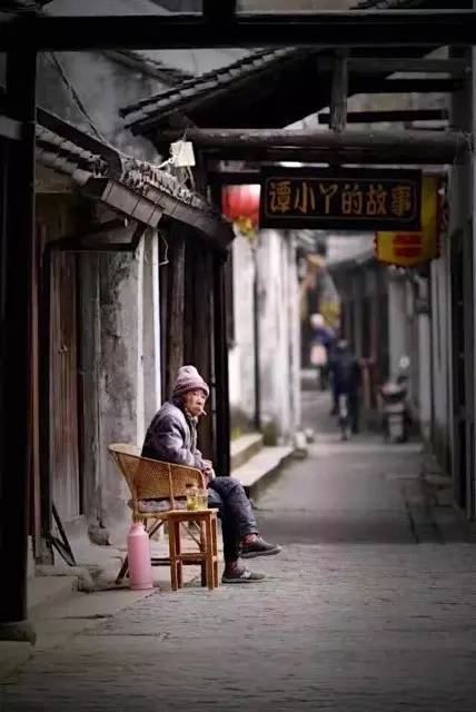 路牌带我抵达这里，而不是谷歌、百度、高德地图｜群分享