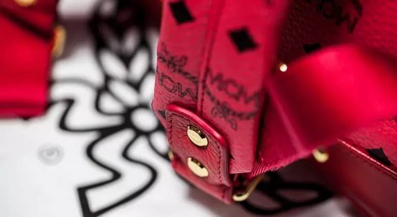 新款mcm双肩包樱花粉,剁手党好物分享