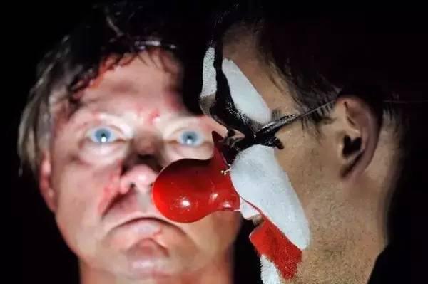 谁在那儿，发出哈姆雷特之叹？立陶宛OKT剧院与NTlive版