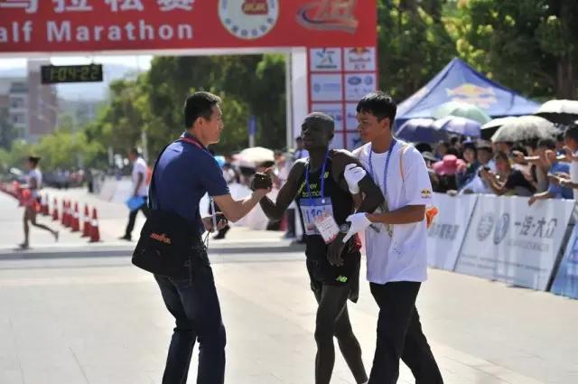 天热跑步中暑怎么回事,大热天跑步怎么防止中暑