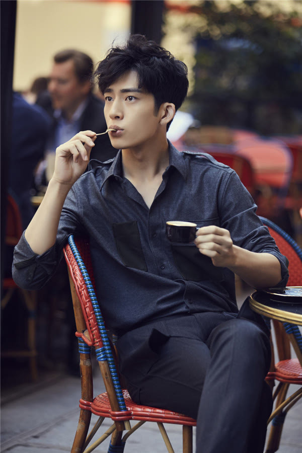 井柏然男装周放大招这美少女战士同款刘海可不是闹的