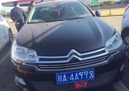 交警抓最牛的车牌,交警查最牛违法车