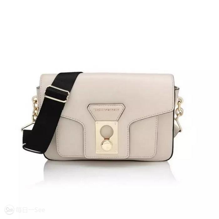 100个值得买的包包品牌,今年很流行宽肩带包包