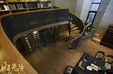 花10万订做西装,收入一半买雪茄!有一种霸道总裁叫做王耀庆