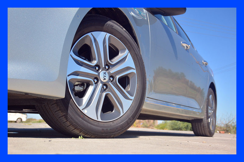 百公里油耗5.9算不算高,2017款起亚k5十五周年特别版试驾