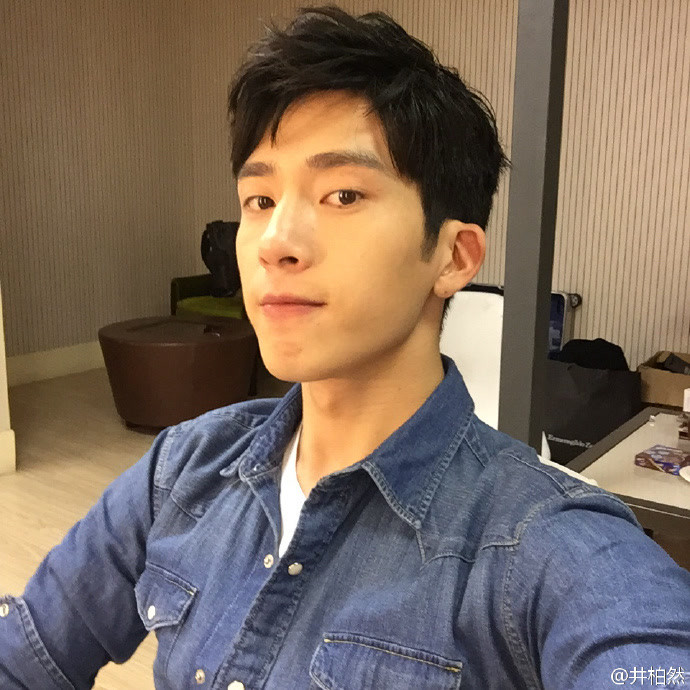 井柏然男装周放大招这美少女战士同款刘海可不是闹的