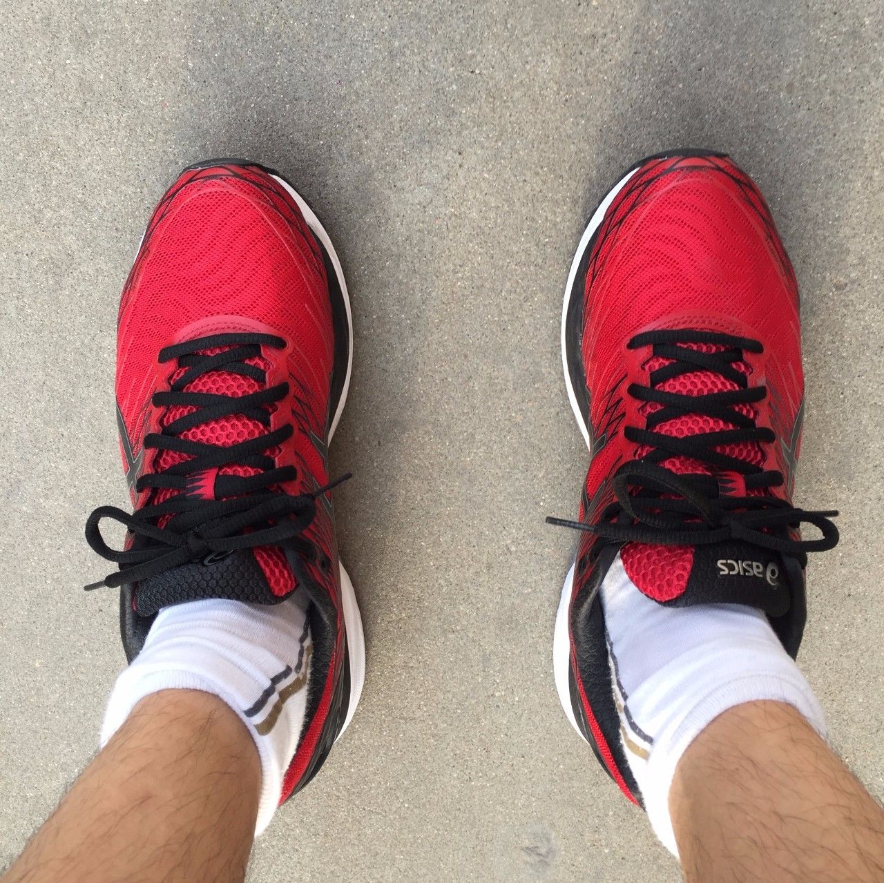 夏季跑步需注意:看尿液颜色分辨是否中暑。(附ASICSGEL–NIMBUS18测评2篇)