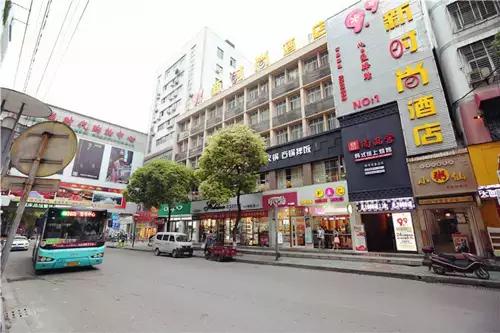 炸了！荆门这家店，烤肉海鲜岔起吃，饮料酒类岔起喝，只要30元