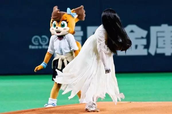 深读｜两大知名女鬼如何撕逼？