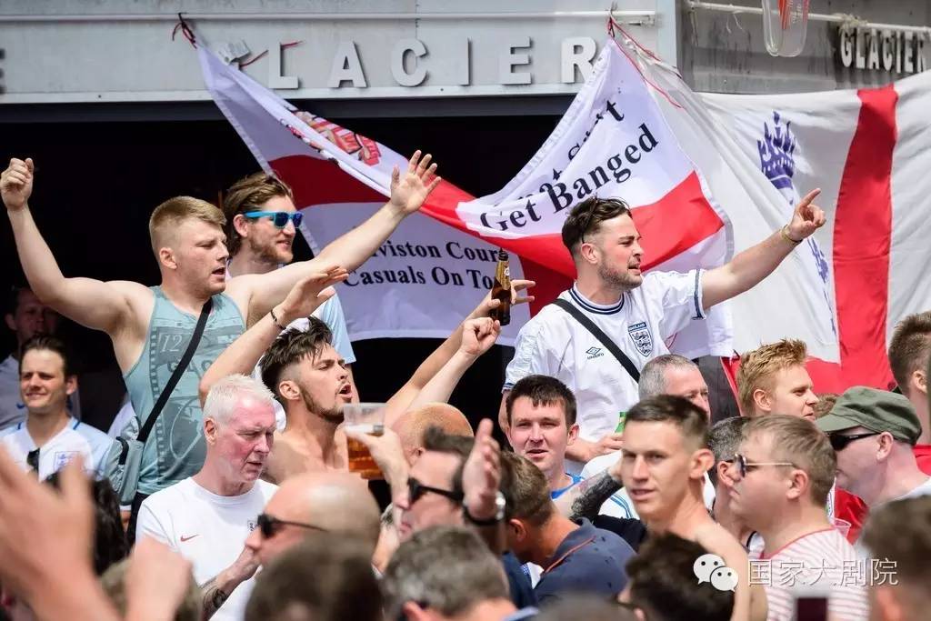 盛夏的狂欢陈冰,夏季的狂欢球迷的足球盛宴